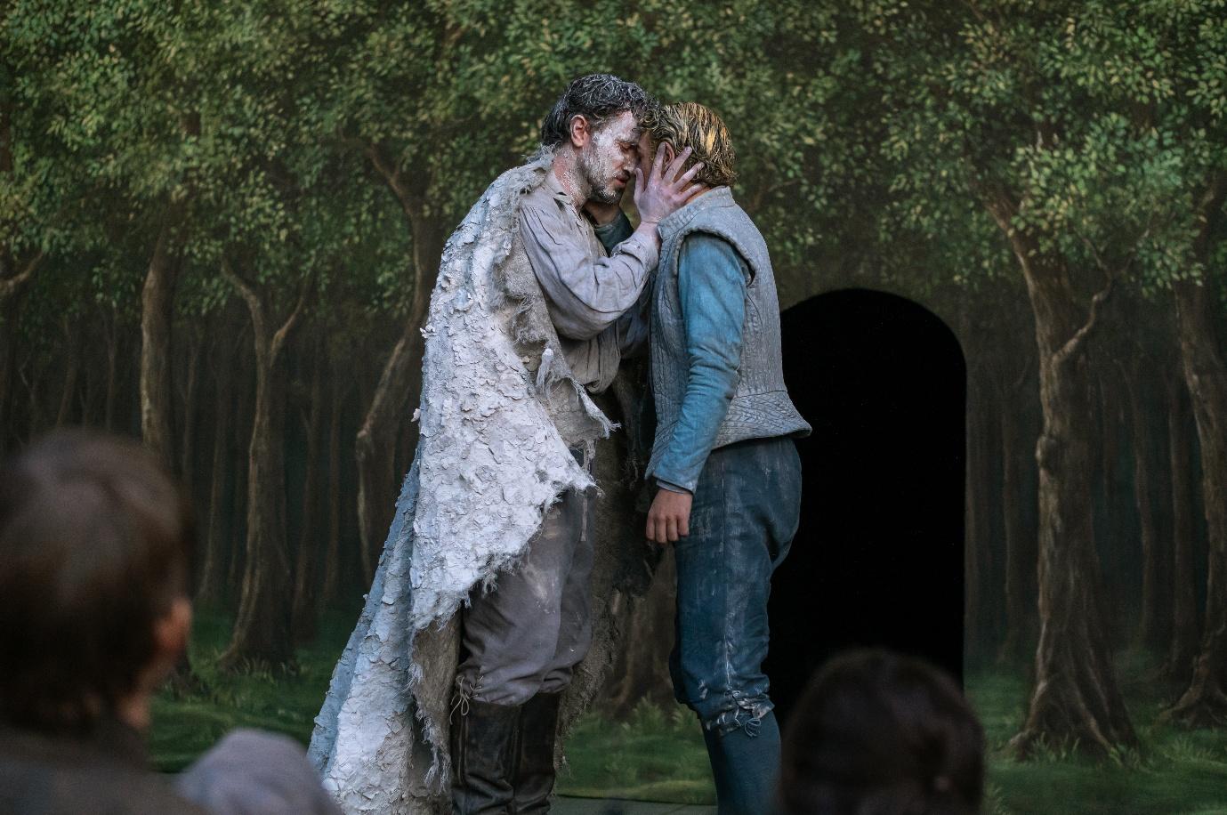 Uma imagem contendo ao ar livre, pessoa, homem, grama  O conteúdo gerado por IA pode estar incorreto.